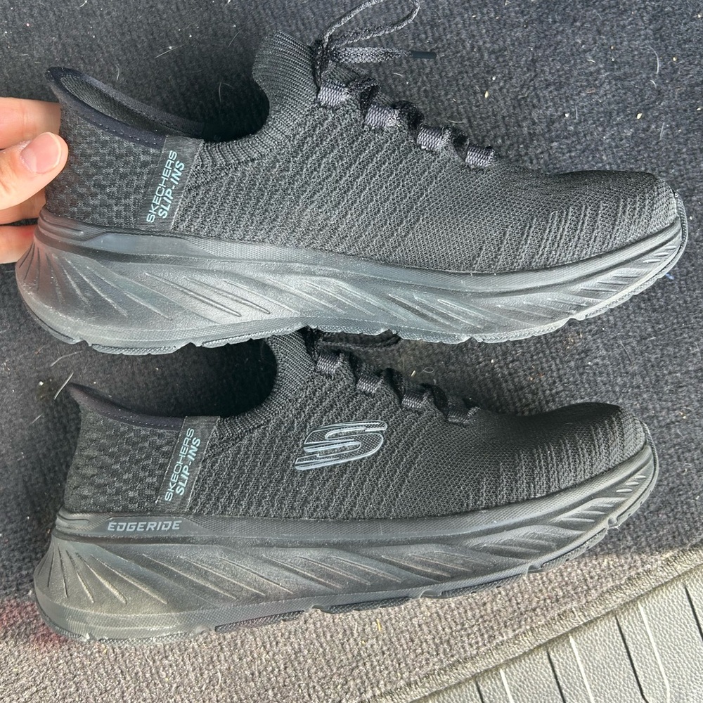 Skechers Edge-ride slip ins